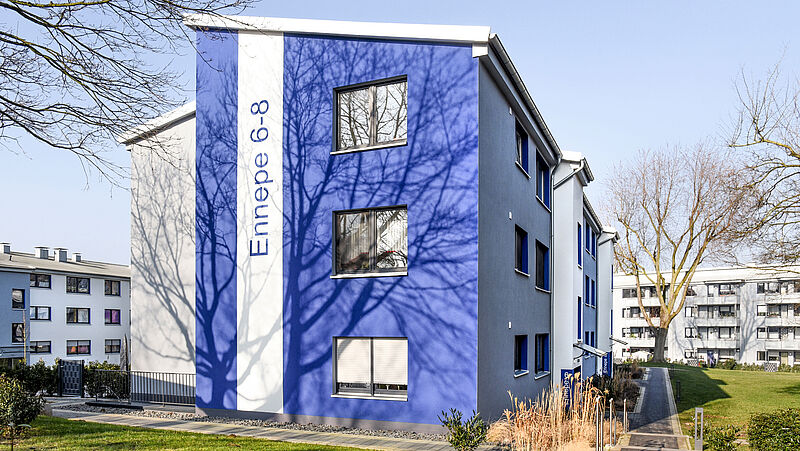 Fassadenanstrich der Gibelseiten mit Straßenname und Hausnummer durch den Malerbetrieb Ingenbleek aus Dortmund